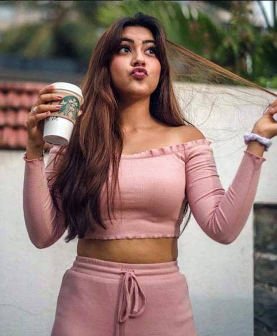 मलाला की बायोपिक में काम कर रही ये एक्ट्रेस, रियल लाइफ में हैं ग्लैमरस