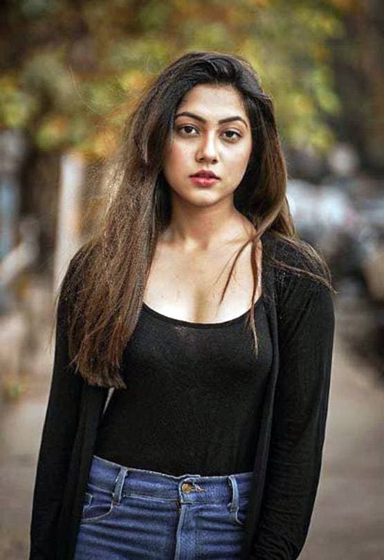 मलाला की बायोपिक में काम कर रही ये एक्ट्रेस, रियल लाइफ में हैं ग्लैमरस