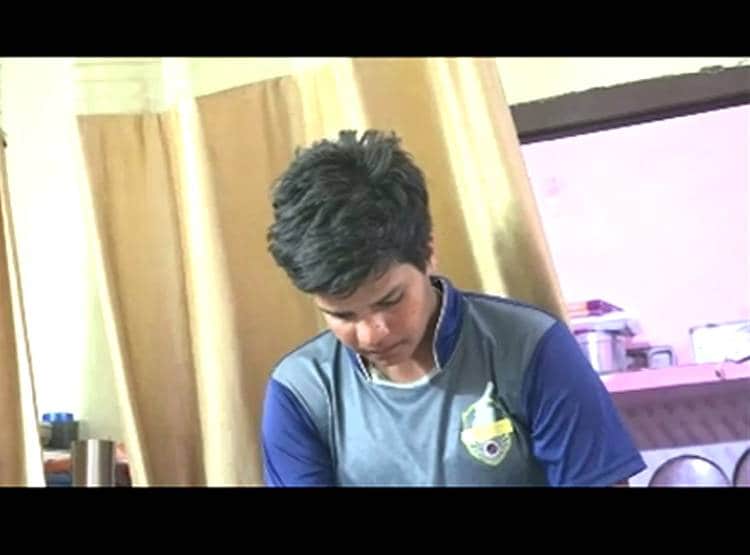 फटे ग्लव्स, टूटे बैट से खेलती थी, आती थी शर्म, अब रचा इत‍िहास