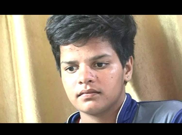 फटे ग्लव्स, टूटे बैट से खेलती थी, आती थी शर्म, अब रचा इत‍िहास