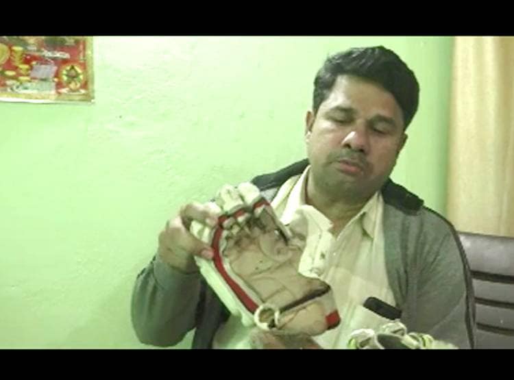 फटे ग्लव्स, टूटे बैट से खेलती थी, आती थी शर्म, अब रचा इत‍िहास