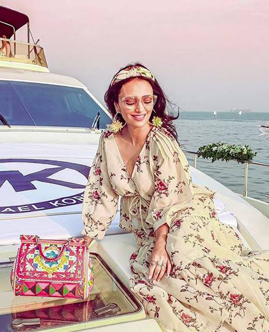 'कसम से' फेम रोशनी चोपड़ा का बोल्ड अंदाज, शेयर की ट्रिप से फोटोज