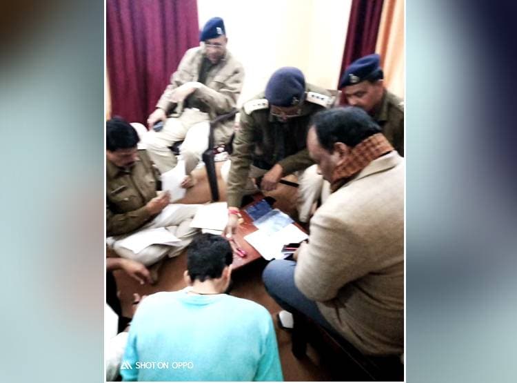 साध्वी प्रज्ञा को इस पैकेट में मिला था संद‍िग्ध पाउडर