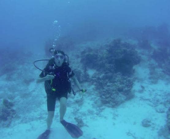 सारा अली खान की फैमिली संग डीप सी डाइविंग, फोटोज हुईं वायरल