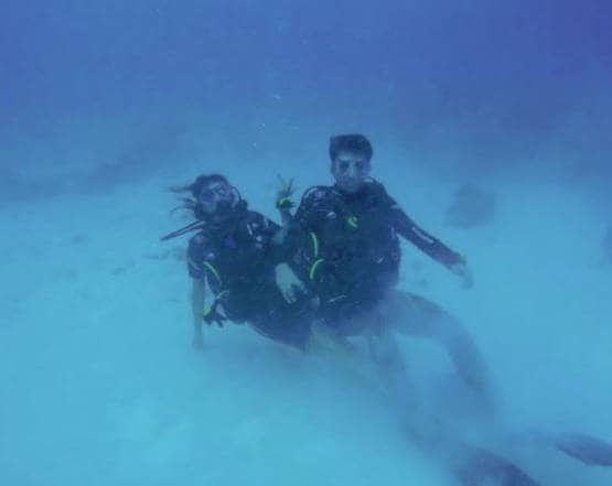 सारा अली खान की फैमिली संग डीप सी डाइविंग, फोटोज हुईं वायरल