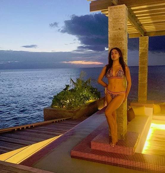 सारा अली खान की फैमिली संग डीप सी डाइविंग, फोटोज हुईं वायरल