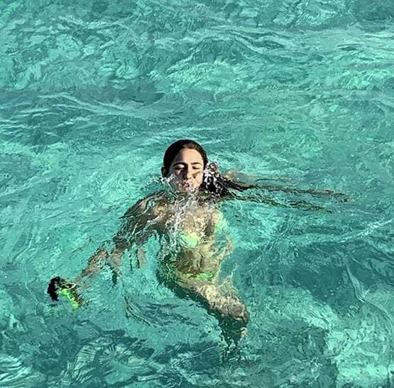 सारा अली खान की फैमिली संग डीप सी डाइविंग, फोटोज हुईं वायरल