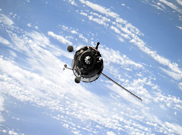 अंतरिक्ष में होने वाली है टक्कर, इस अमेरिकी शहर पर मंडरा रहा है खतरा