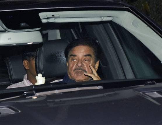 संजय खान के बर्थडे बैश में पहुंचे दिग्गज स्टार्स, ऋतिक भी आए नजर