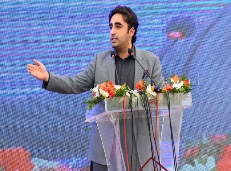 PAK में बिलावल की इमरान को धमकी, कहा- सरकार पूरा नहीं कर पाएगी कार्यकाल