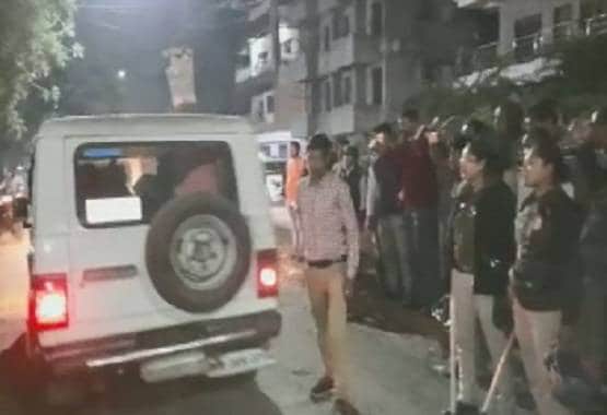 ब्यूटी पार्लर में चल रहा था जिस्म का धंधा, ग्राहक बन पहुंची पुलिस, फिर...