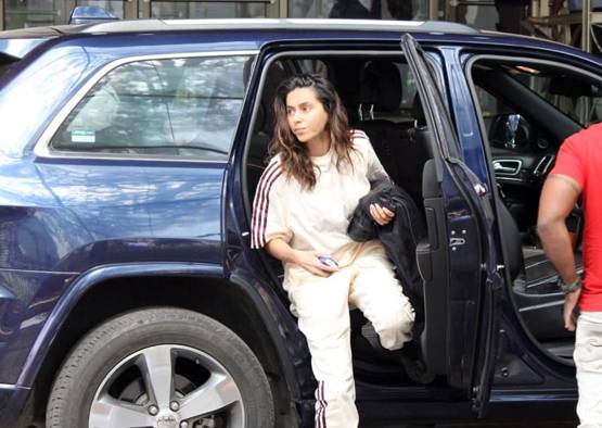 शबाना आजमी का हाल लेने अस्पताल पहुंचे बॉलीवुड सितारे, Photos