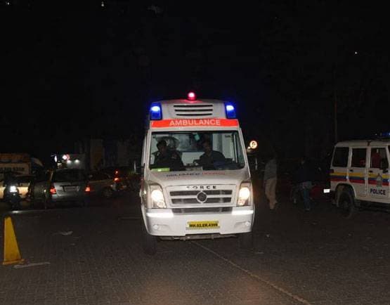 मुंबई के अस्पताल में शिफ्ट हुईं शबाना आजमी, मिलने पहुंचा परिवार