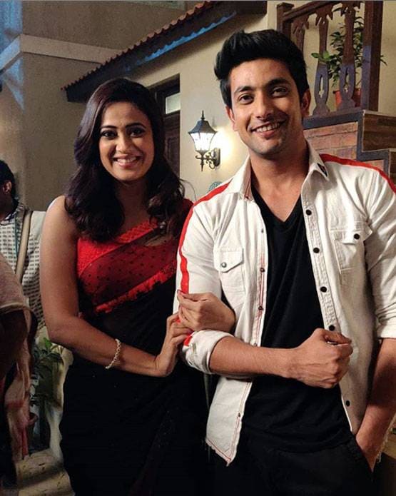 16 साल पहले जिस बच्चे से सेट पर मिली थीं श्वेता, वो अब है उनका को स्टार