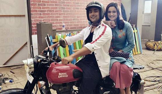 16 साल पहले जिस बच्चे से सेट पर मिली थीं श्वेता, वो अब है उनका को स्टार