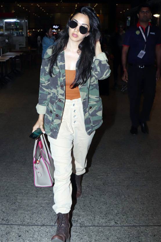 सिद्धार्थ संग छुट्टी से लौट रही कियारा ने कैमरा को किया इग्नोर, अफेयर की चर्चा