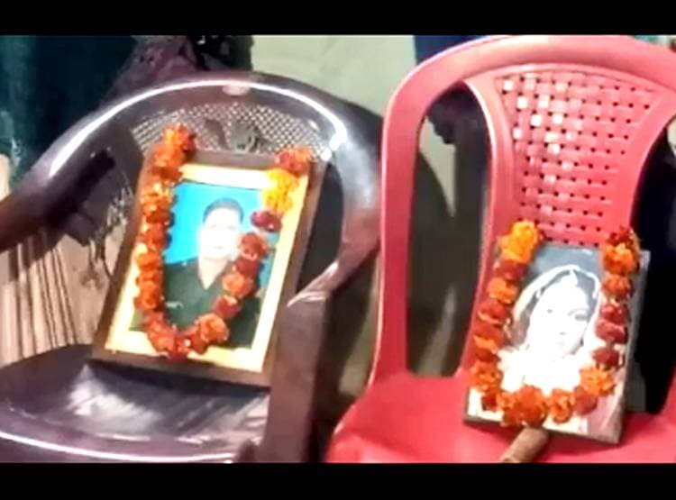 सैन‍िक पत‍ि का शव घर पहुंचते ही पत्नी ने कुएं में लगाई छलांग