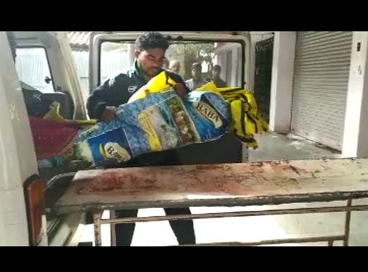 सैन‍िक पत‍ि का शव घर पहुंचते ही पत्नी ने कुएं में लगाई छलांग