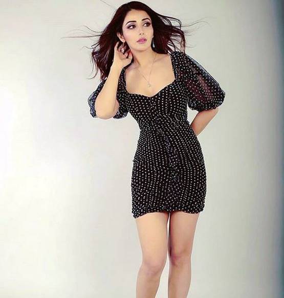 जन्म के 16 दिन बाद उठा पिता का साया, भावुक कर देगी हिमेश की हिरोइन की कहानी