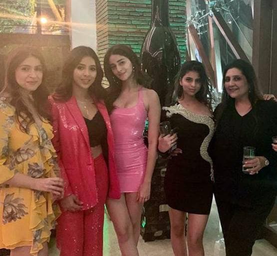 नए साल पर छाया सुहाना-अनन्या का लुक, कीमत का अंदाजा लगाना मुश्किल