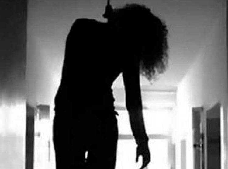 OYO में मिला लड़की का शव, दीवार पर लिखा था ‘आई एम रिस्पांसिबल फॉर माय डेथ’