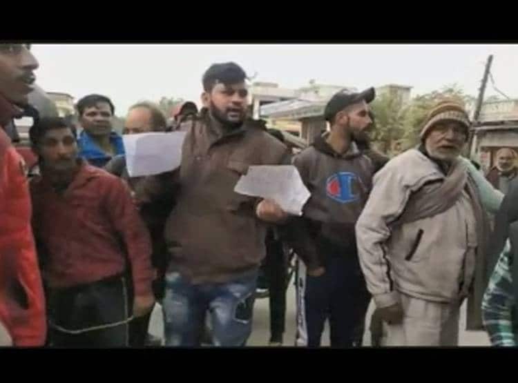 ऑटो का कटा चालान, बीच बाजार में रस्सी न‍िकालकर ड्राइवर करने लगा सुसाइड