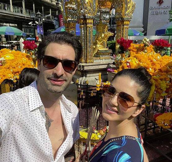 पति संग थाईलैंड के मंदिर घूम रहीं सनी लियोनी, देखें फोटो