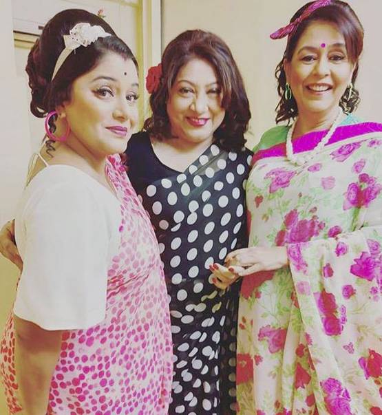 रियल लाइफ में ग्लैमरस हैं 'नायरा की दादी सास', सोशल मीड‍िया पर भी एक्ट‍िव