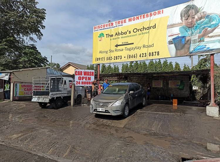 इस ज्वालामुखी ने फटने के बाद आसमान से खींच ली बिजलियां, भूकंप के 75 झटके