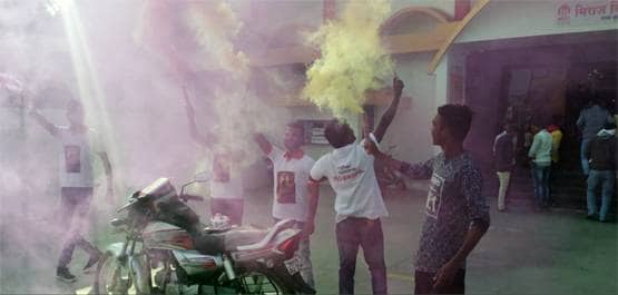 तानाजी: द अनसंग वॉरियर के लिए क्रेजी हुए फैंस, ऐसे किया फिल्म का स्वागत