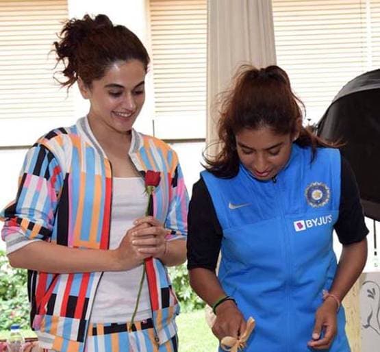 कंगना से लेकर प्रियंका तक, जब खेल के मैदान में उतरीं एक्ट्रेसेस