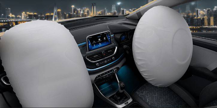 5.29 लाख में टाटा अल्ट्रॉज, क्या बलेनो और हुंडई i20 से बेहतर यह कार?