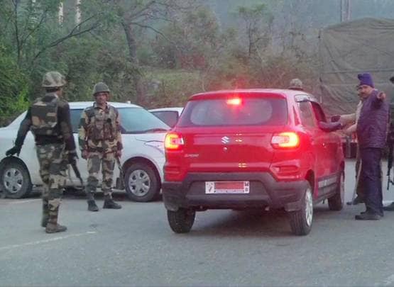 4 आतंकी...हथियारों का जखीरा, और ऐसे सेना ने फेल कर दी कश्मीर में बड़ी साजिश