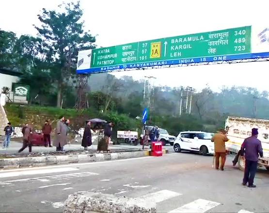 4 आतंकी...हथियारों का जखीरा, और ऐसे सेना ने फेल कर दी कश्मीर में बड़ी साजिश