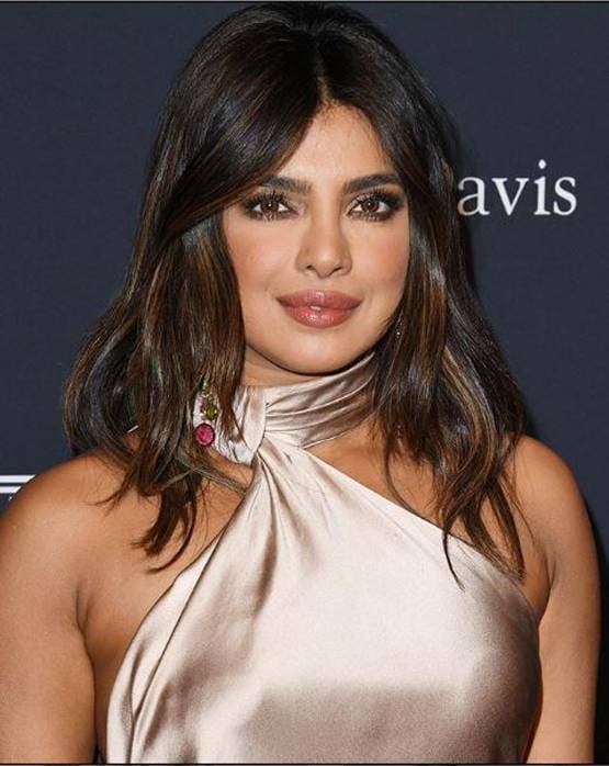 Grammy 2020: ग्रैंड म्यूजिकल इवेंट में प्रियंका का स्टनिंग लुक