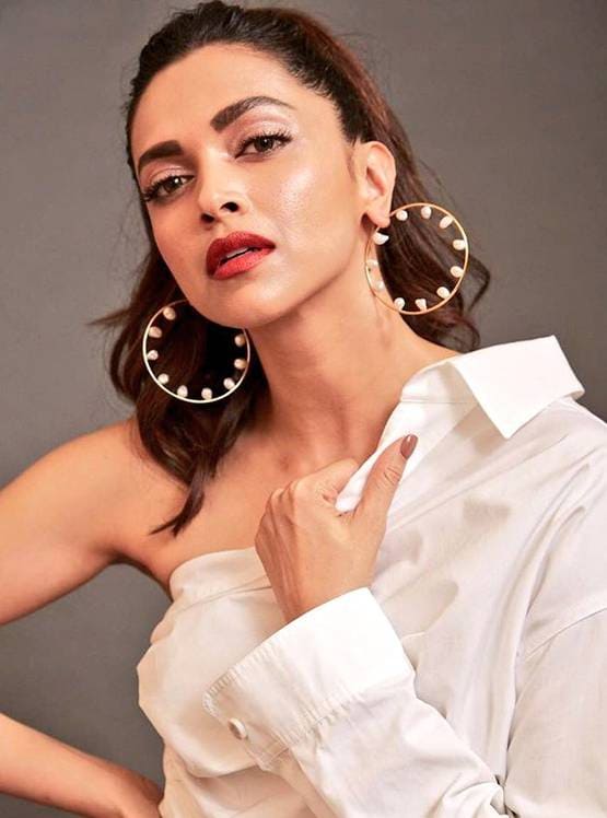 साल 2020 में बॉलीवुड के इन स्टार्स पर लगा है सबसे ज्यादा पैसा