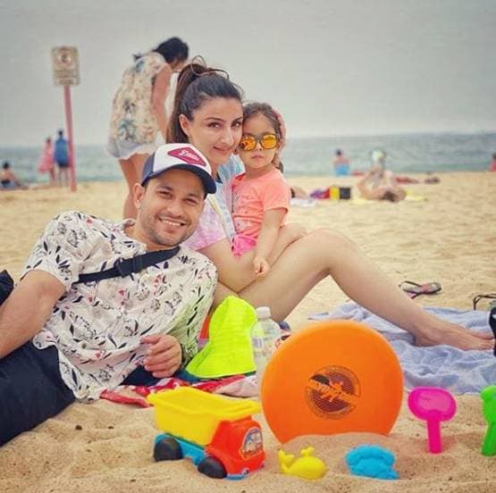 ऑस्ट्रेलिया में इनाया की मस्ती, पेरेंट्स सोहा-कुणाल संग यूं किया फन