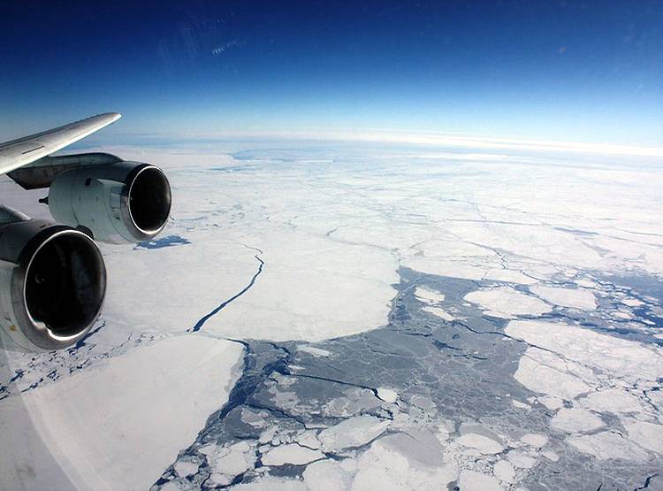 टूट रहा विशाल ग्लेशियर, पिघला तो 9 करोड़ लोगों पर आएगी आफत