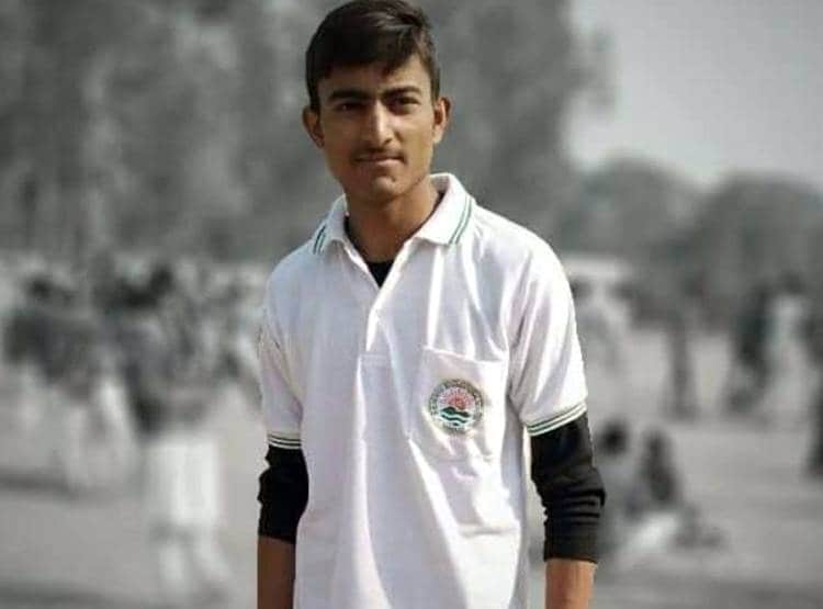 र‍िवॉल्वर कनपटी पर रख स्टूडेंट बना रहा था TikTok, दबा ट्र‍िगर...