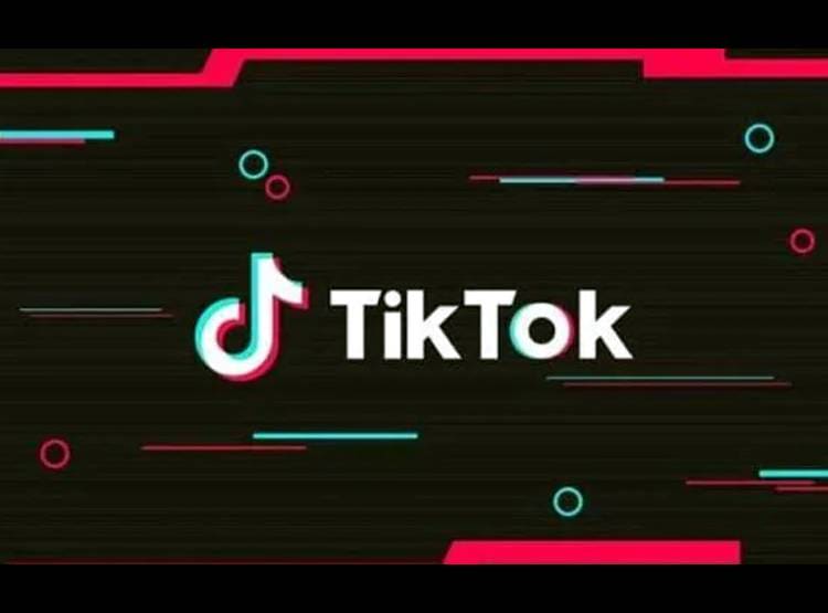 र‍िवॉल्वर कनपटी पर रख स्टूडेंट बना रहा था TikTok, दबा ट्र‍िगर...