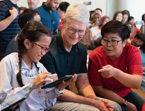 जानिए- 2019 में क्यों और कितनी कम हो गई एप्पल CEO टिम कुक की सैलरी