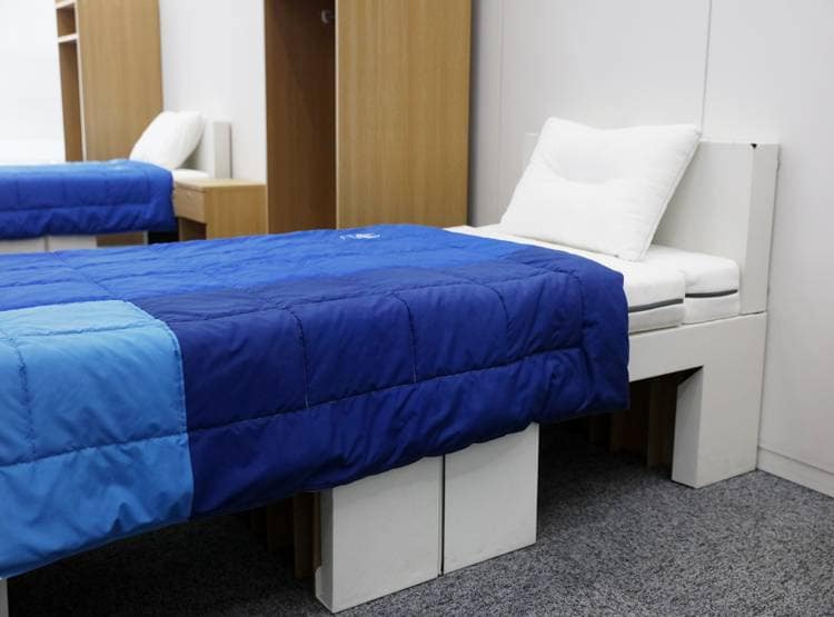 ओलंपिक एथलीटों को घटिया पलंग? कंपनी ने कहा- सेक्स करने पर भी नहीं टूटेंगे