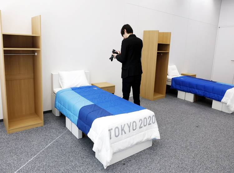 ओलंपिक एथलीटों को घटिया पलंग? कंपनी ने कहा- सेक्स करने पर भी नहीं टूटेंगे