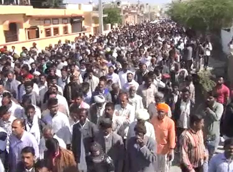 'ड्राइवर' की अंत‍िम यात्रा में जन सैलाब,  IAS-IPS भी हुए शाम‍िल