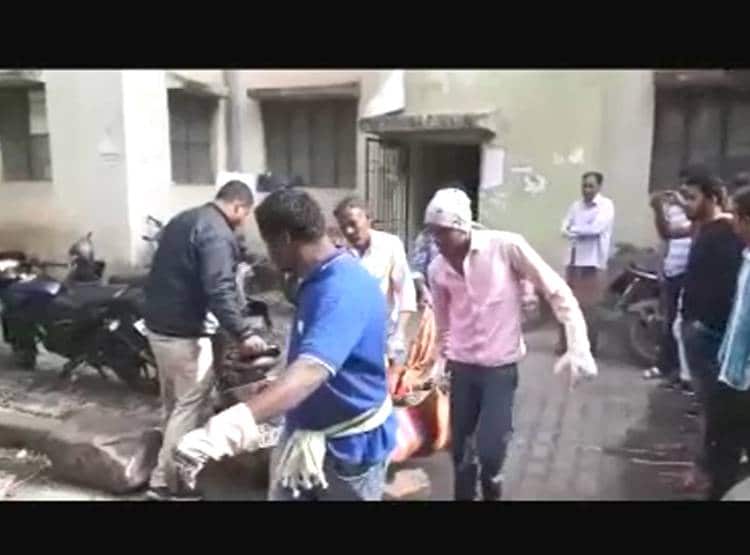 मां के पास आया कॉल, 'तेरी बेटी और उसका पति जल रहे हैं...आकर देख ले'