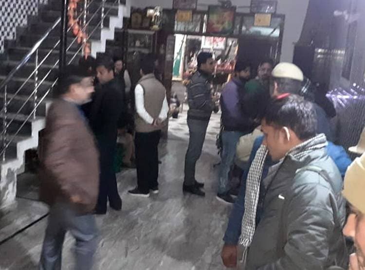 शिष्य ने खत्म कर द‍िया गुरु का पर‍िवार, एक रात में ब‍िछाईं 4 लाशें