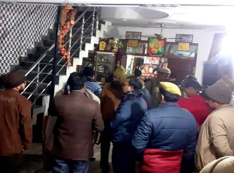 इंटरनेशनल भजन गायक के साथ पूरे परिवार का मर्डर, मिली चार लाशें