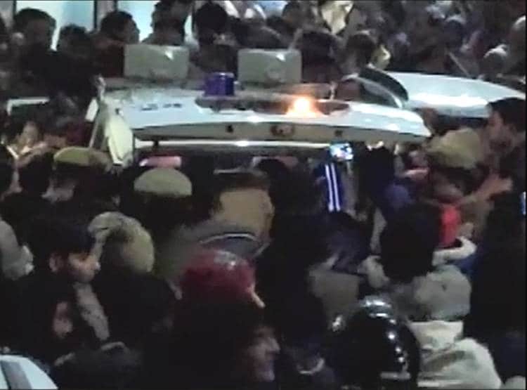 शिष्य ने खत्म कर द‍िया गुरु का पर‍िवार, एक रात में ब‍िछाईं 4 लाशें