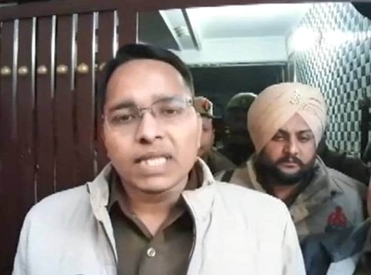 इंटरनेशनल भजन गायक के साथ पूरे परिवार का मर्डर, मिली चार लाशें