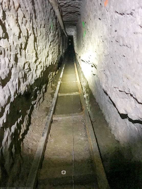 दुनिया की सबसे लंबी ड्रग्स स्मगलिंग सुरंग, अंदर रेलवे ट्रैक से ड्रेनेज तक
